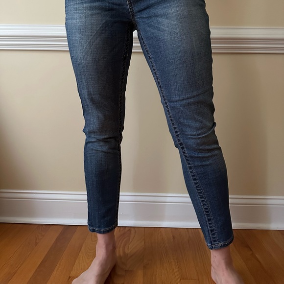 Seven7 skinny easy fit jeans. Size 8. Like new! - Picture 7 of 8
